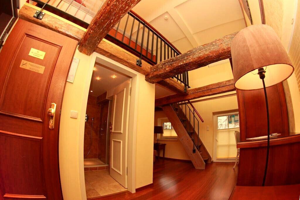 Gasthof Denkmal 13 - Kaufmannshaus Krahnstöver 4*